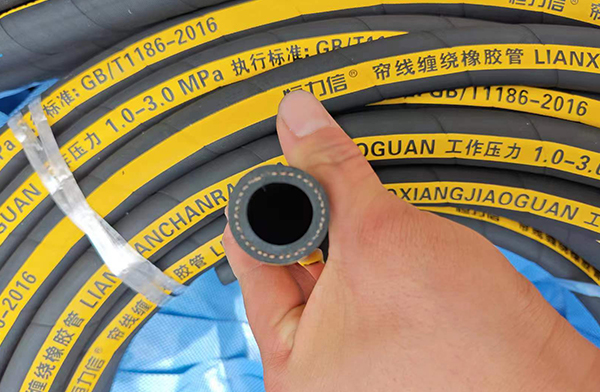 夾布輸水膠管廠(chǎng)家.jpg
